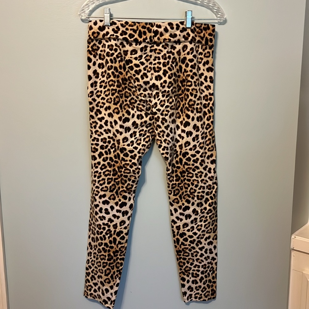 City Streets Cropped Leggings - Picture 3 of 3